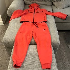 Nike tech fleece men’s size large